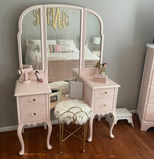Rethunk Junk Resin Paint in Bashful Blush
