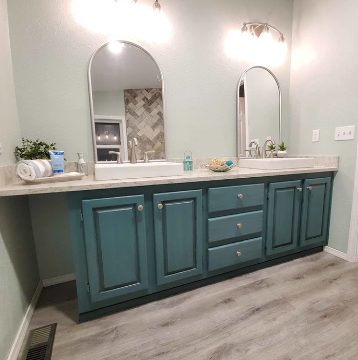 Rethunk Junk Resin Paint in Blue Spruce