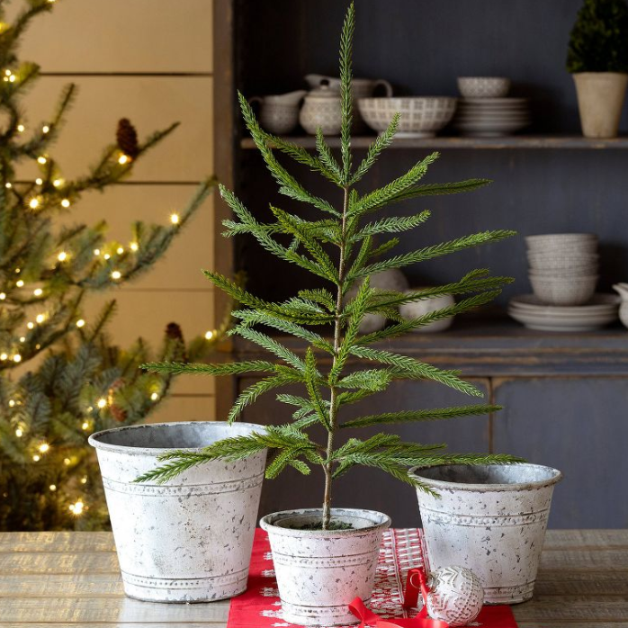 Whitewashed Tin Pot Cover