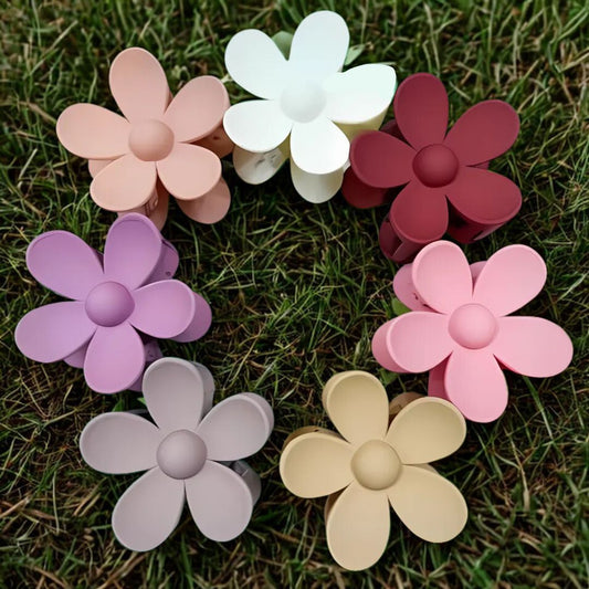 Daisy Matte Hair Claw