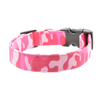 pink camouflage collar with black buckle on a white background